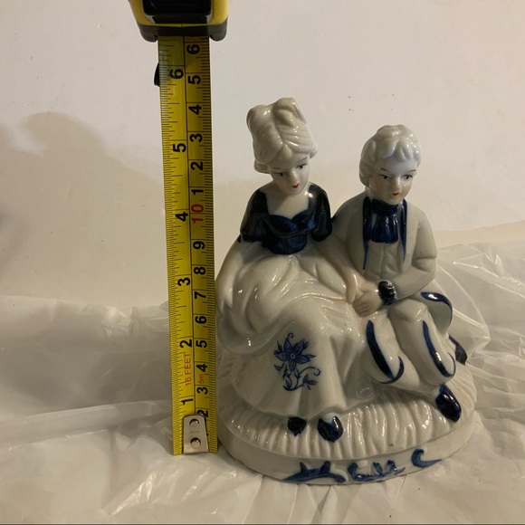 DeVille Delft Style Man & Woman Figurine vintage Taiwan - Picture 7 of 10